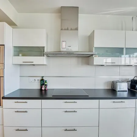 Appartement Spacious With Sea View